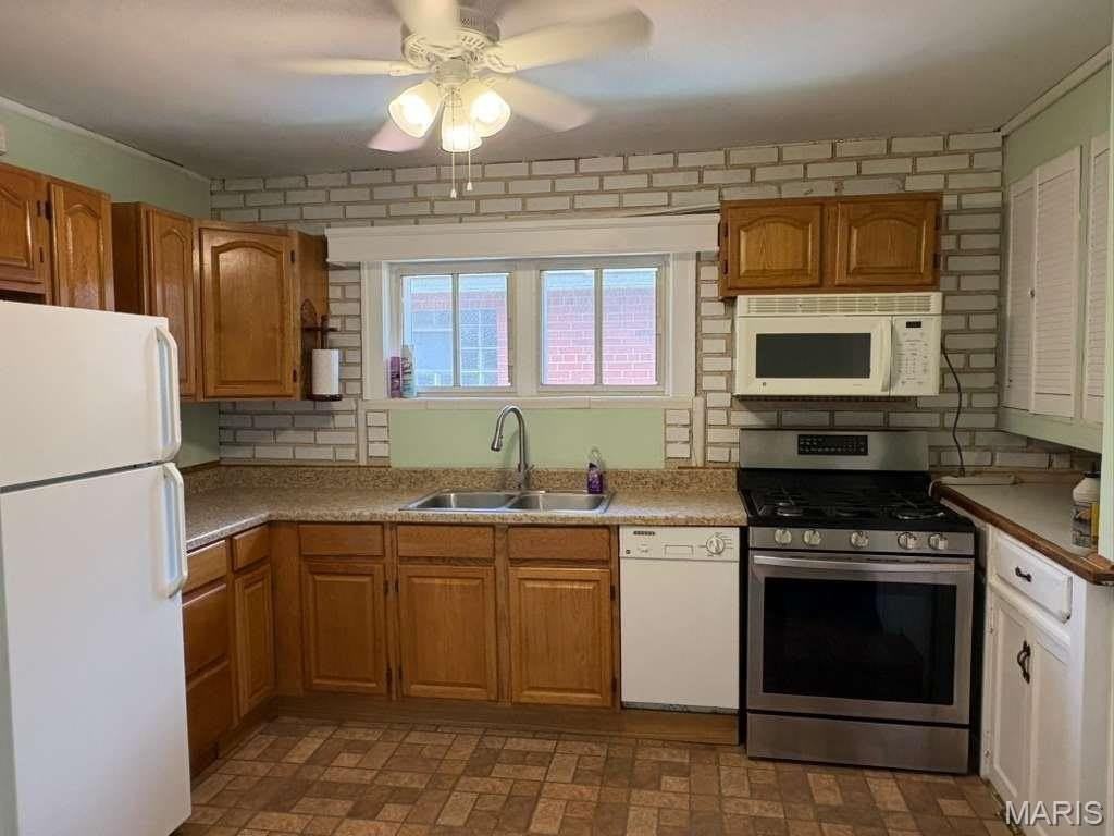 6926 Hurst Ct - Photo 7 of 18