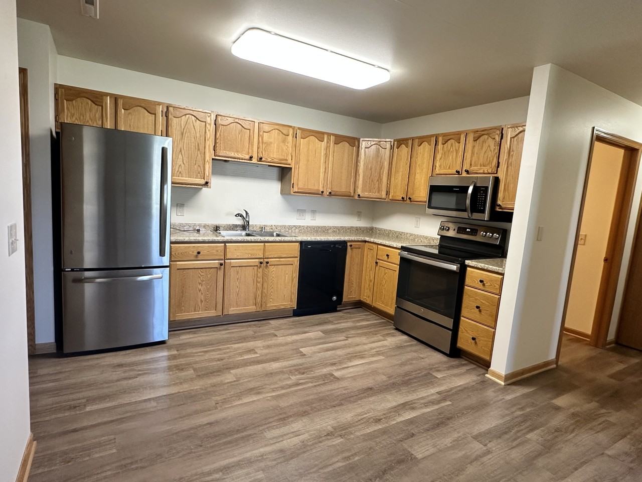 100 Christopher Drive - Photo 2 of 29