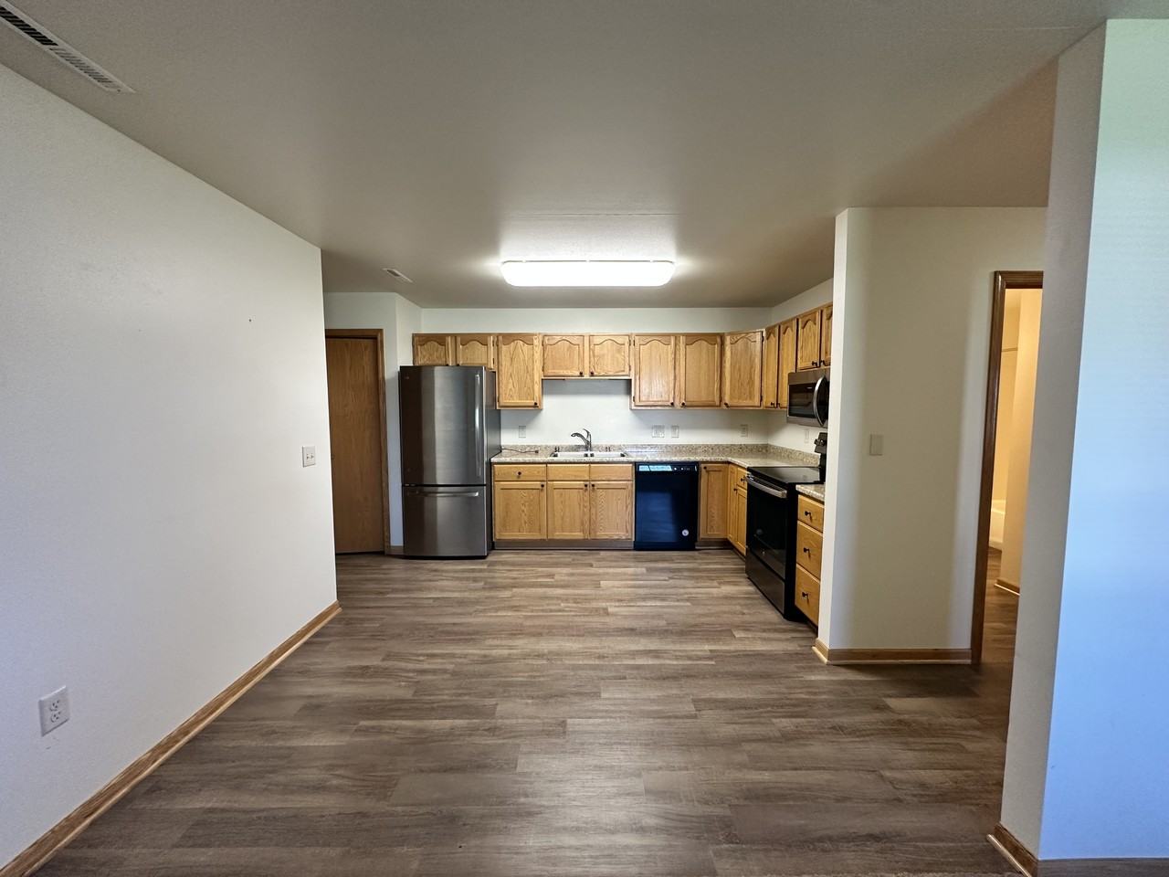 100 Christopher Drive - Photo 3 of 29