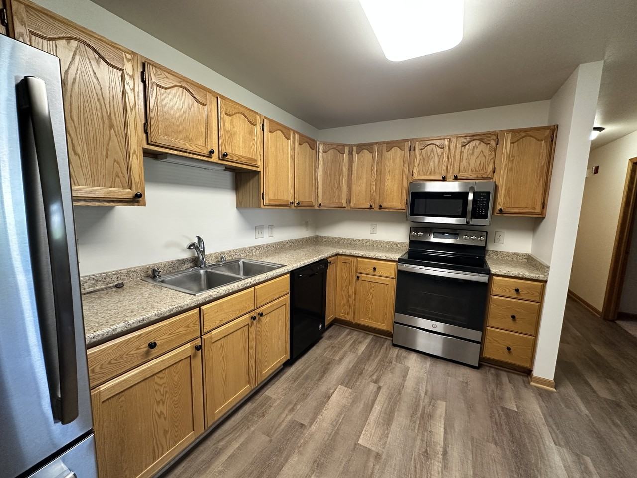 100 Christopher Drive - Photo 4 of 29