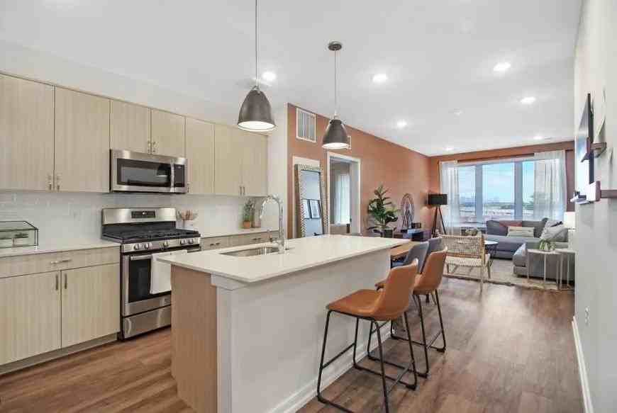 151 Centre St
