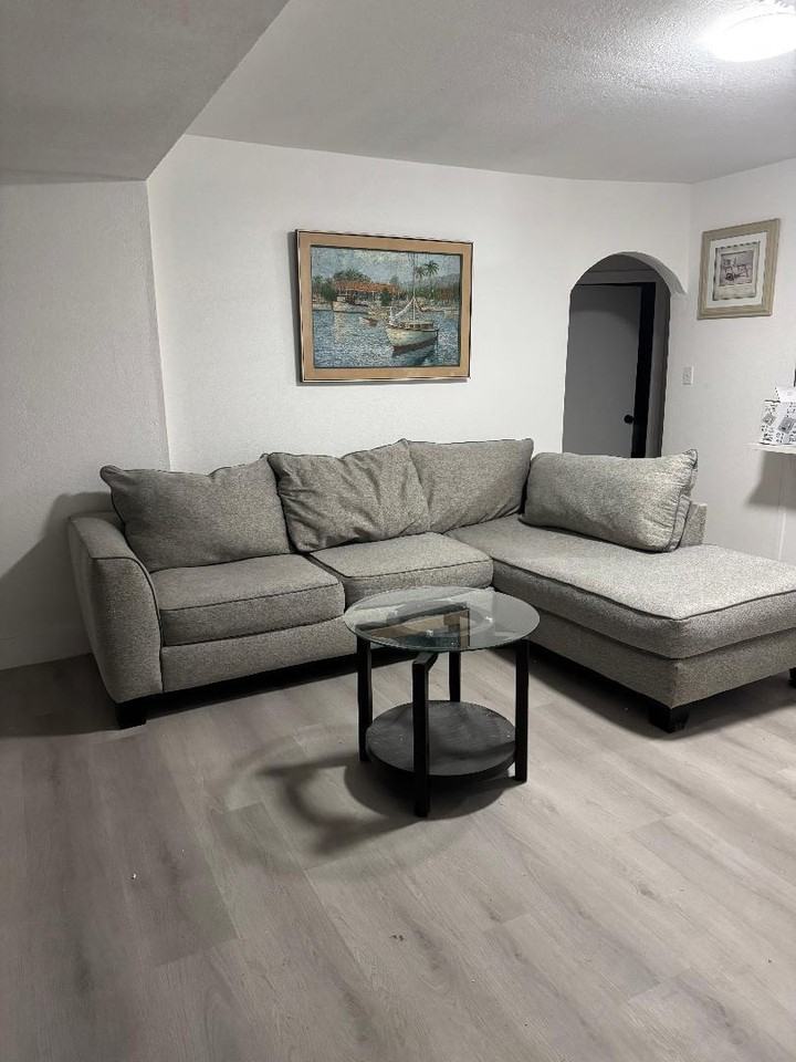 E Hanna Ave - Photo 2 of 4