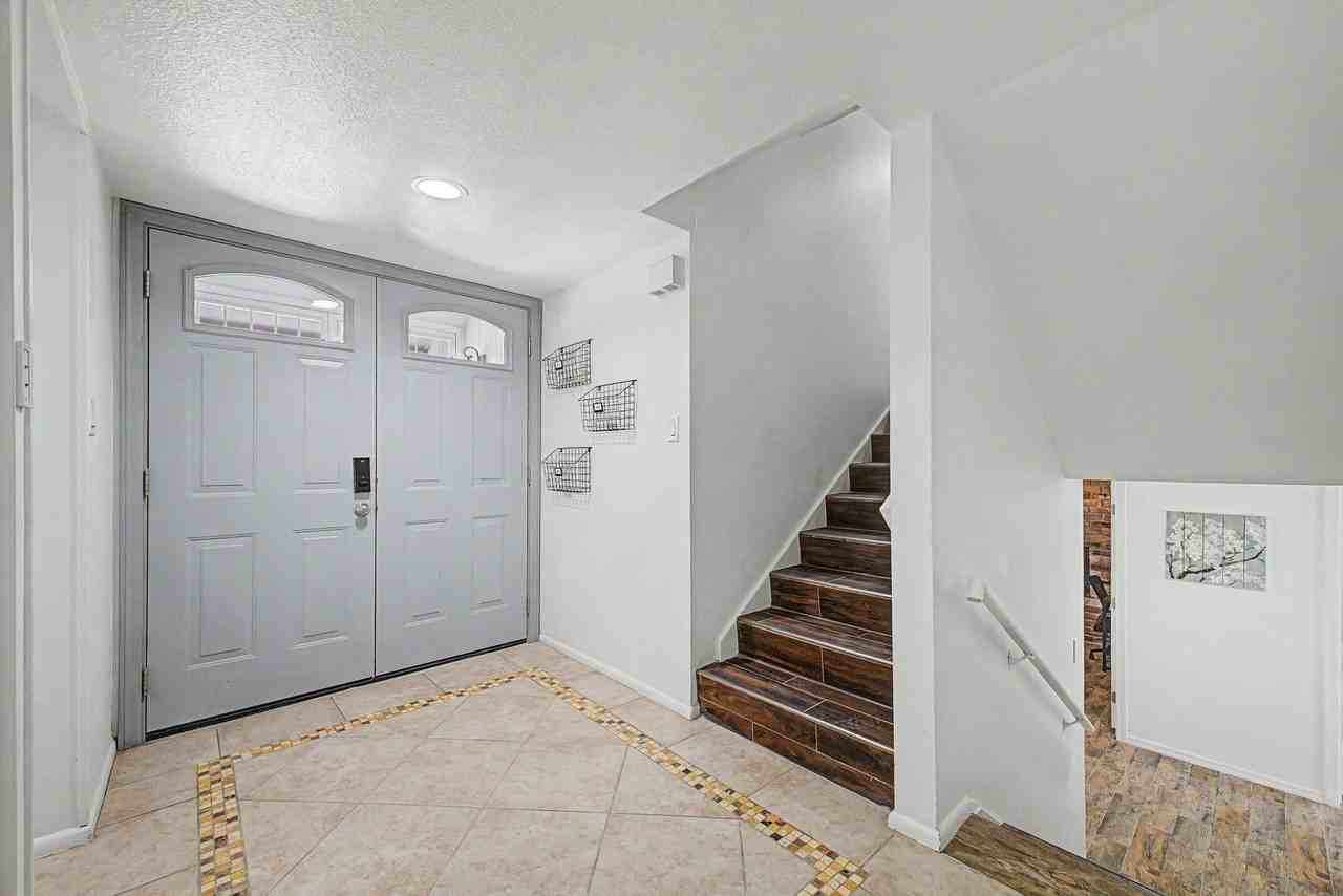 N 42nd Ln - Photo 3 of 27
