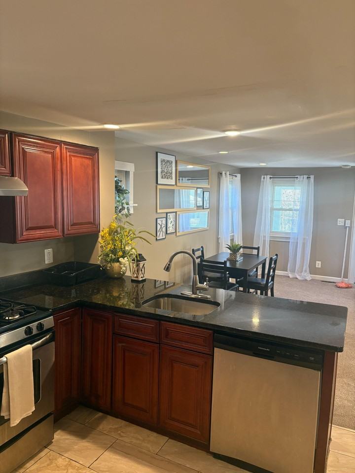 Beech Ave - Photo 3 of 8