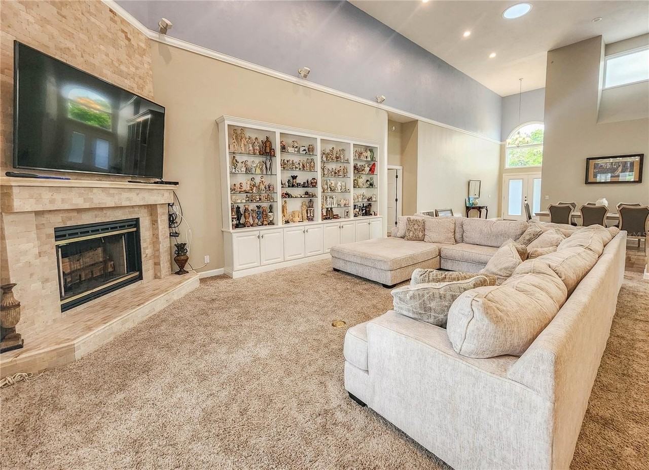 1 Bay Pointe Dr - Photo 6 of 40