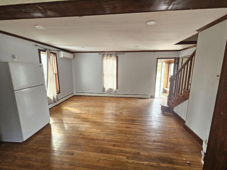 33 Hudson Rd - Photo 3 of 9