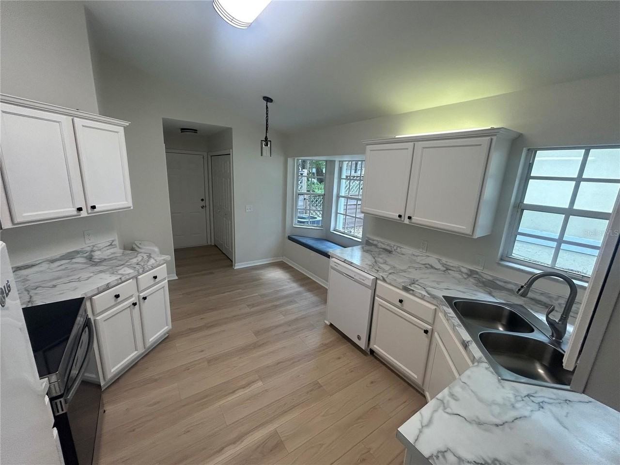 12244 Nw 10th Pl - Photo 4 of 24