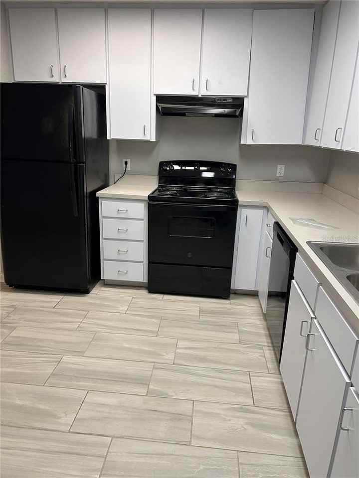 911 Nw 4th Ave - Photo 4 of 13