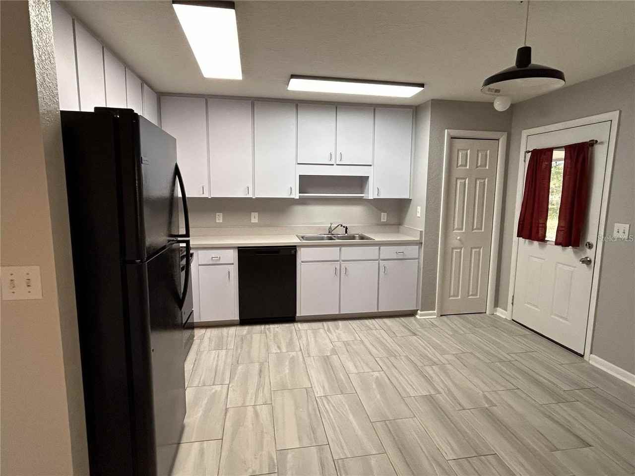 911 Nw 4th Ave - Photo 5 of 13