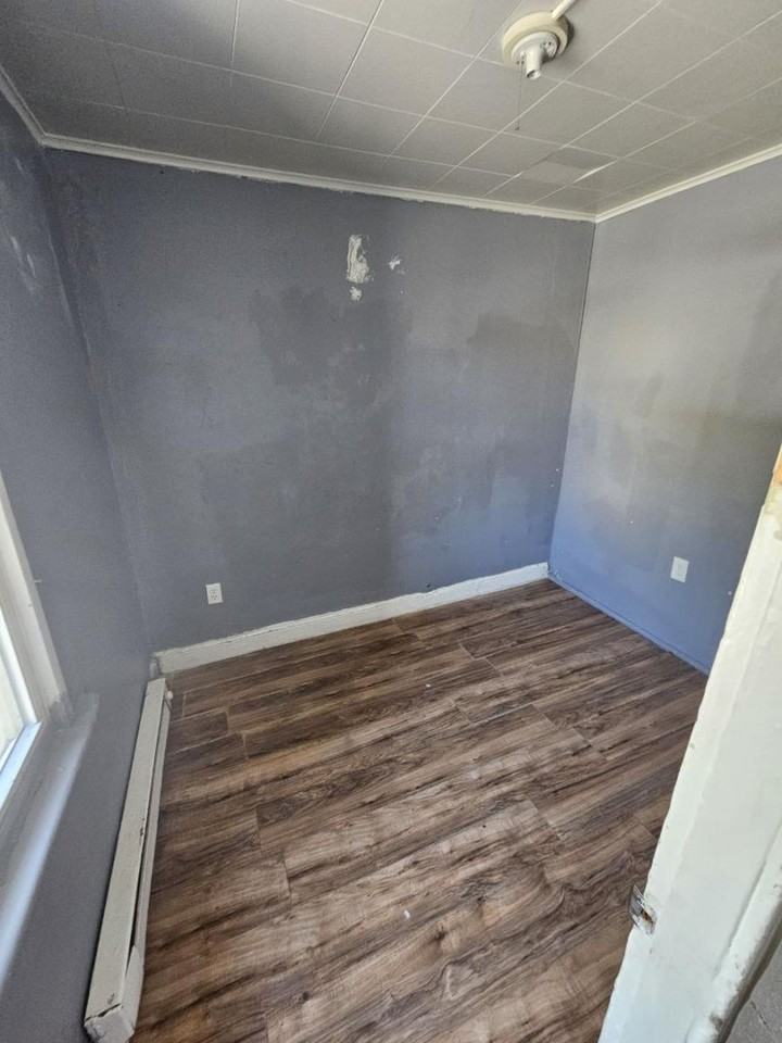 259 1st St - Photo 5 of 8