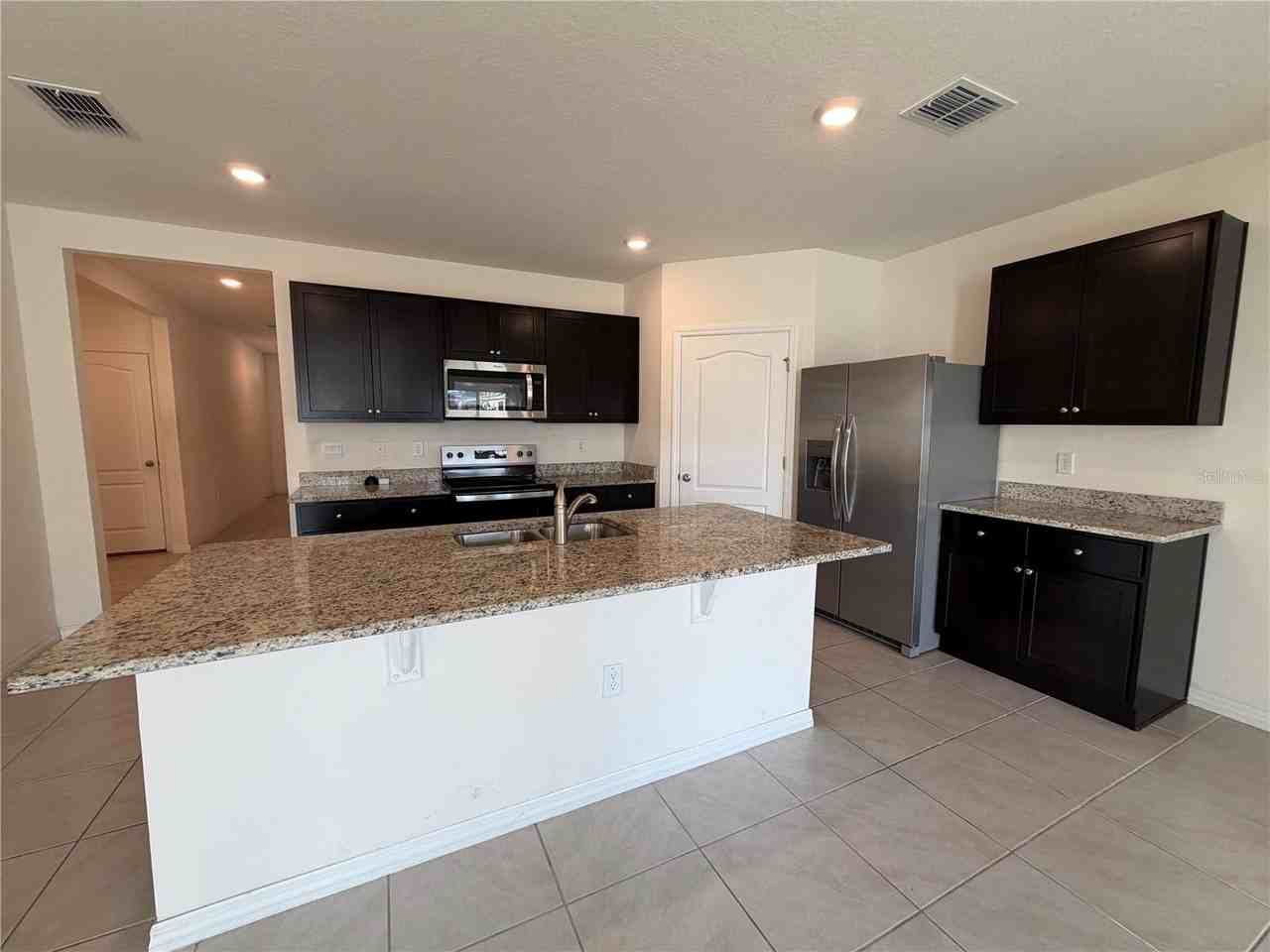 4657 Bernard Blvd - Photo 2 of 40