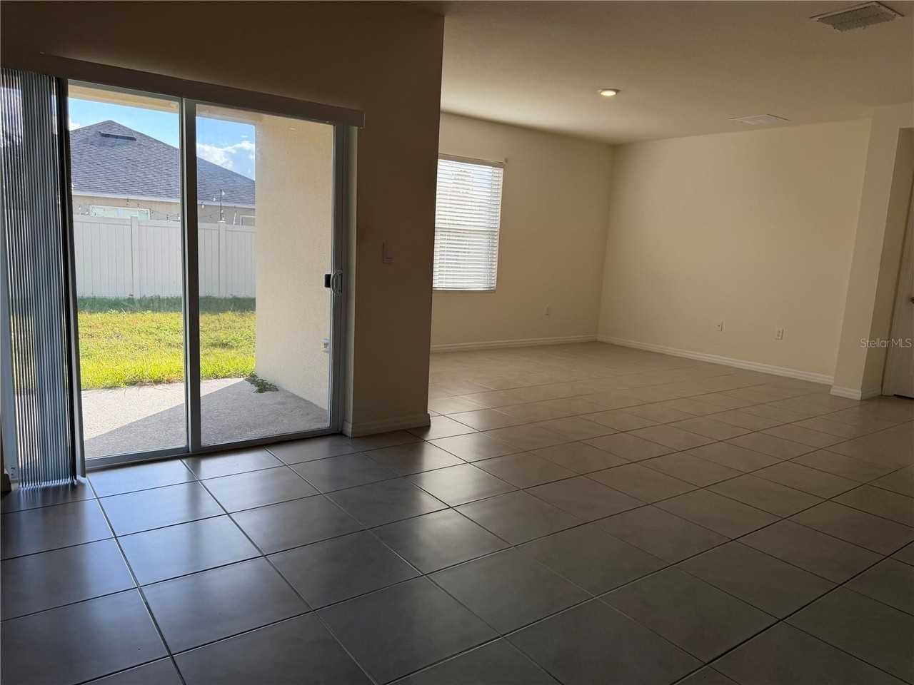 4657 Bernard Blvd - Photo 4 of 40