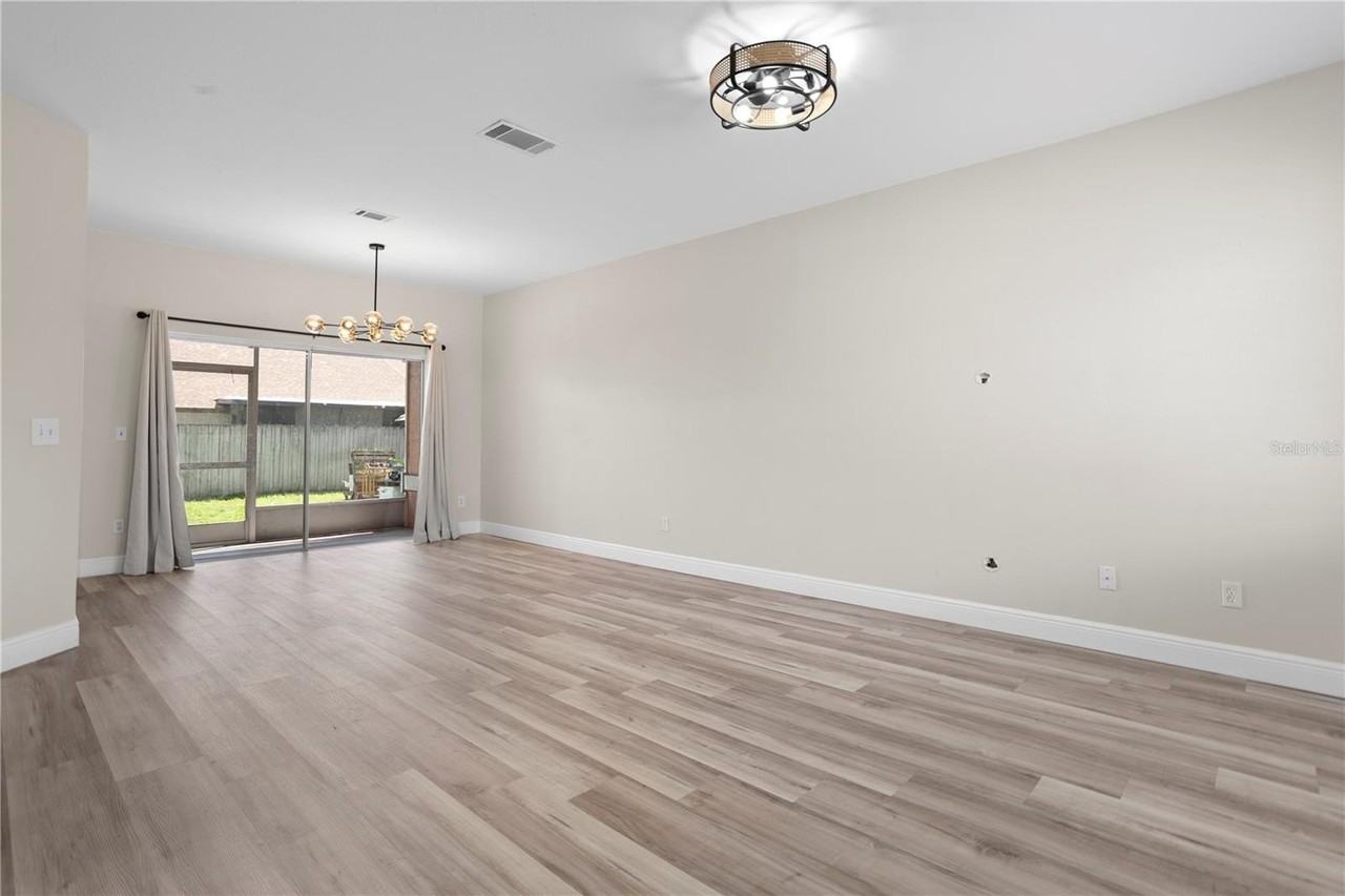 832 Monopoly Ct - Photo 5 of 28