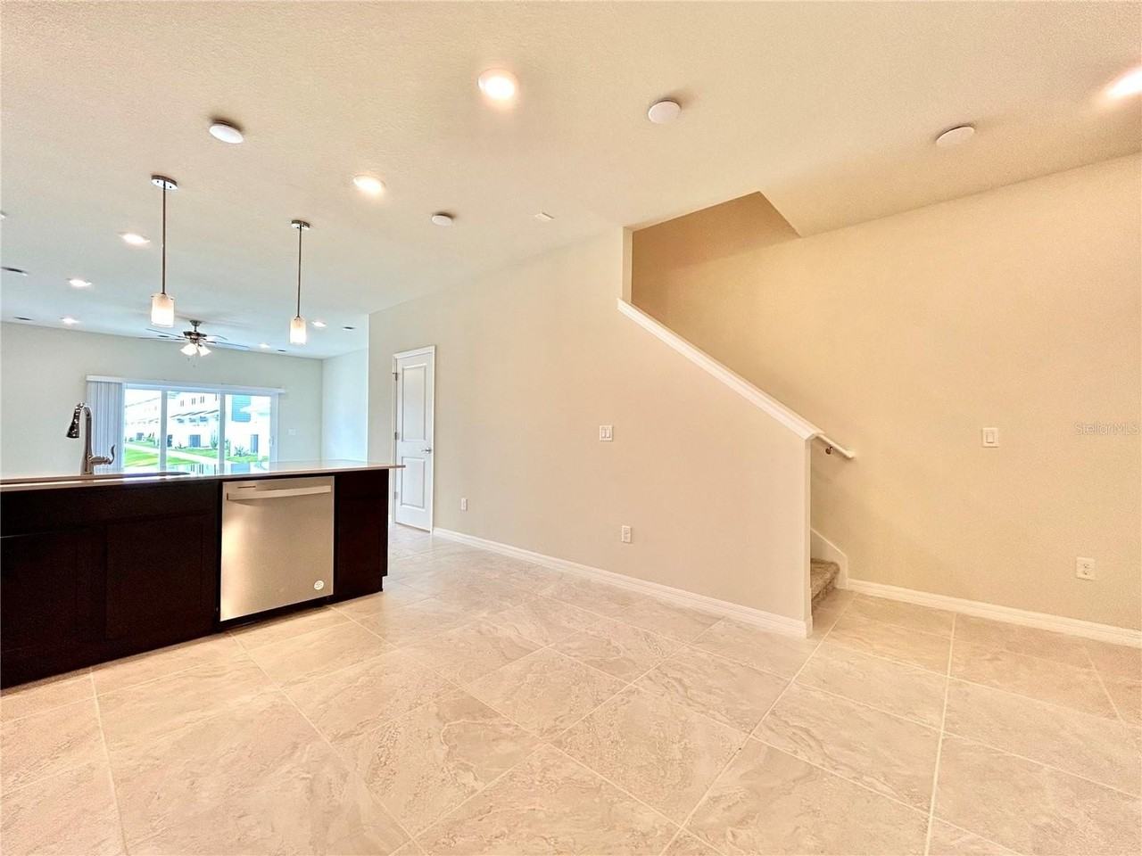 4652 Sparkling Shell Ave - Photo 3 of 36