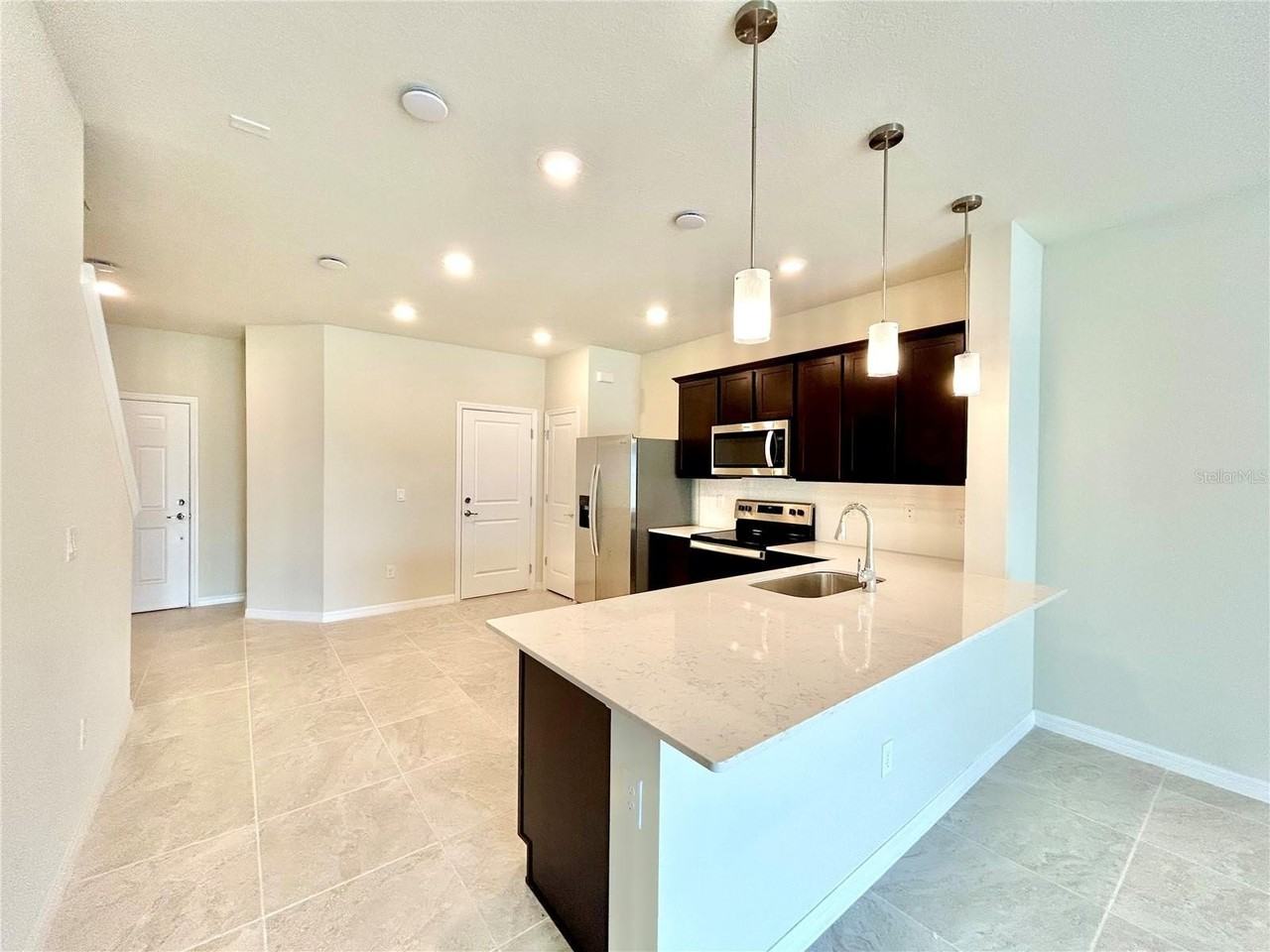 4652 Sparkling Shell Ave - Photo 6 of 36