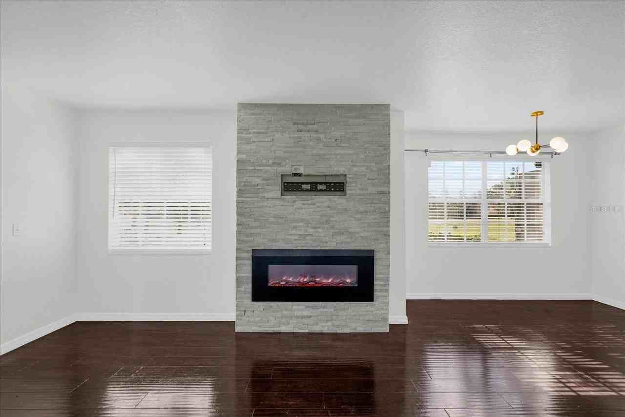 13953 Fairway Island Dr #618 - Photo 3 of 32