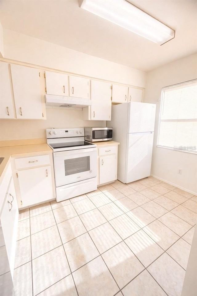 3244 Candle Ridge Dr #202 - Photo 3 of 48