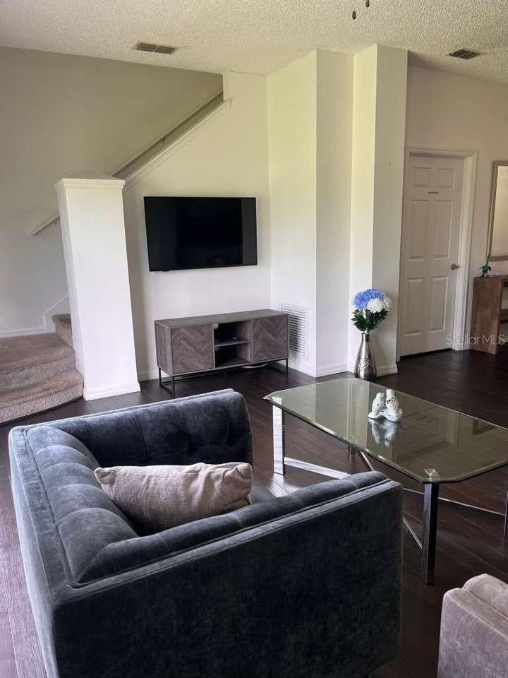 932 Park Terrace Cir - Photo 4 of 20