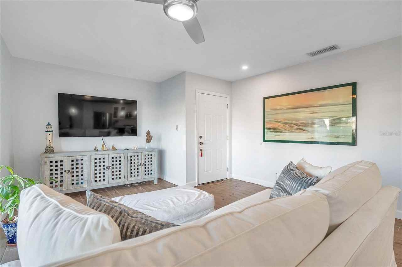 4728 Beach Dr Se #A - Photo 4 of 50