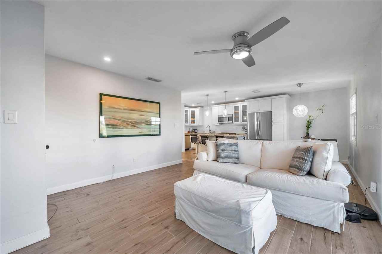 4728 Beach Dr Se #A - Photo 5 of 50