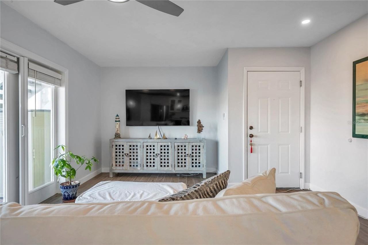 4728 Beach Dr Se #A - Photo 6 of 50