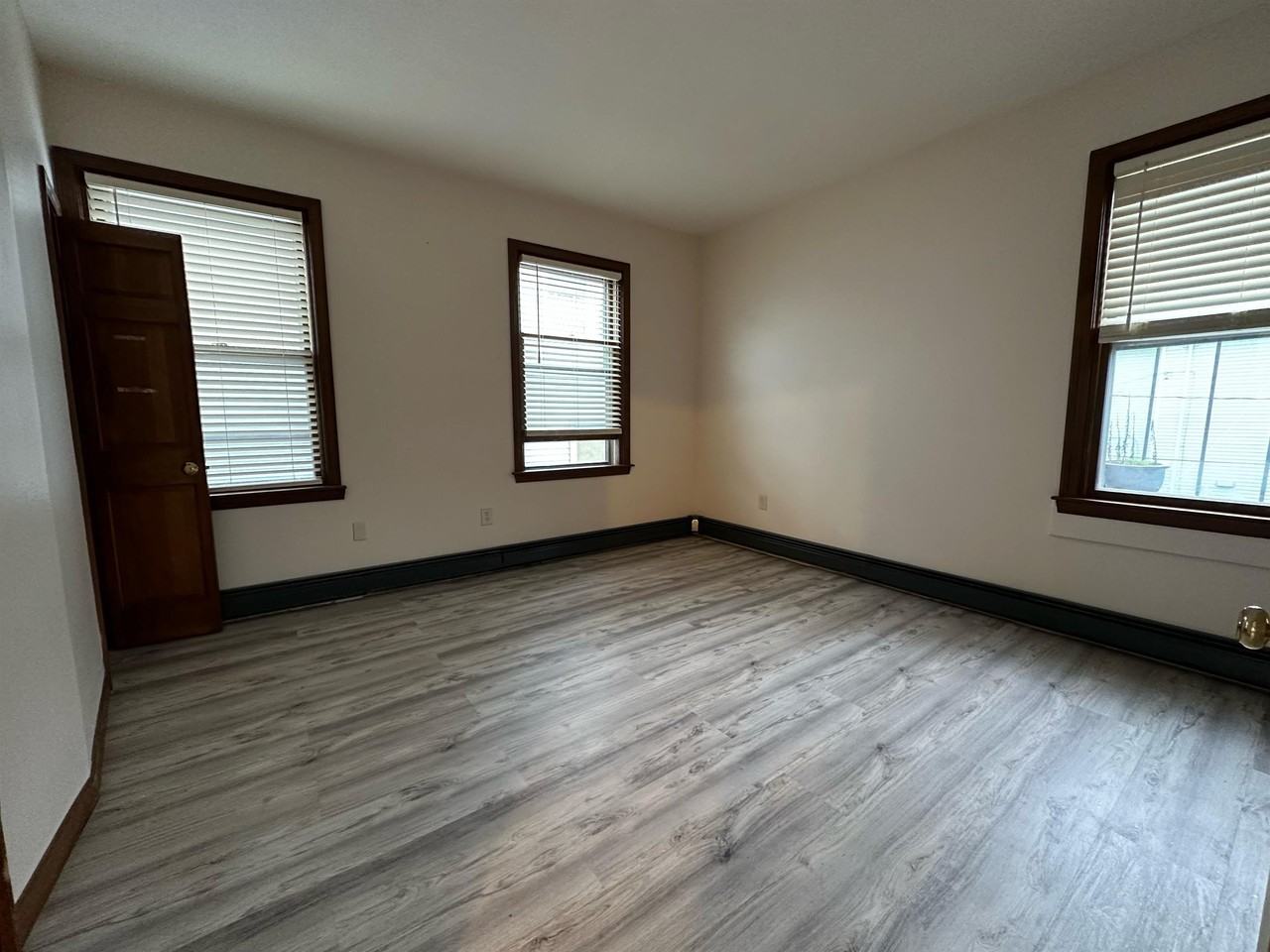 47-49 Foster Street - Photo 2 of 9