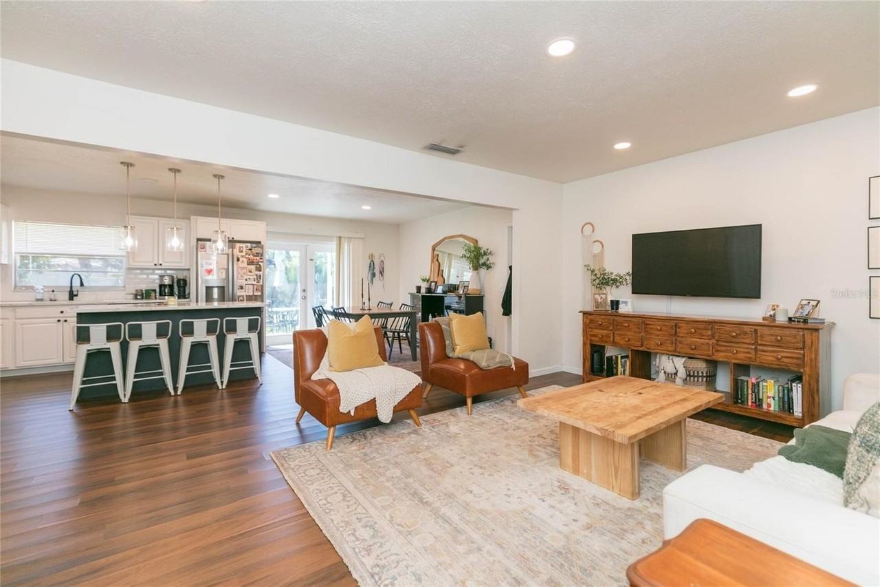 1612 Berkshire Dr - Photo 2 of 25