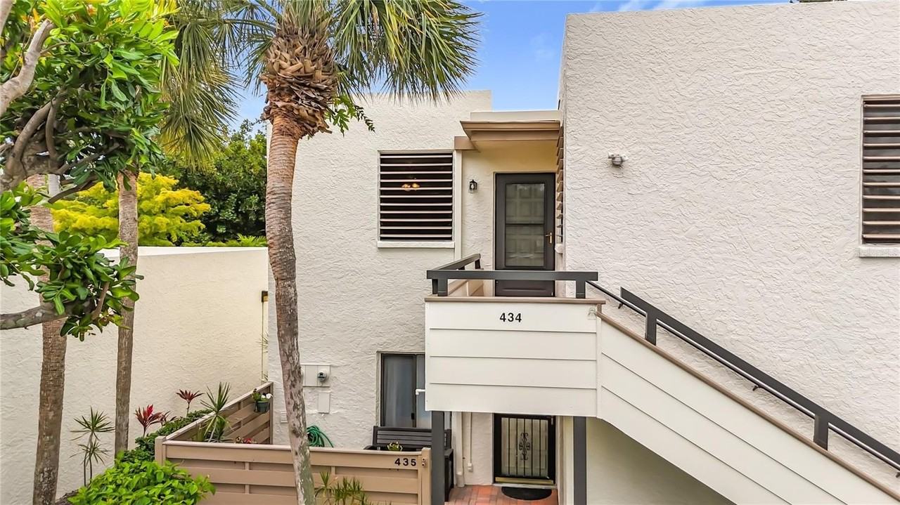 434 Palm Tree Dr #434 - Photo 4 of 42