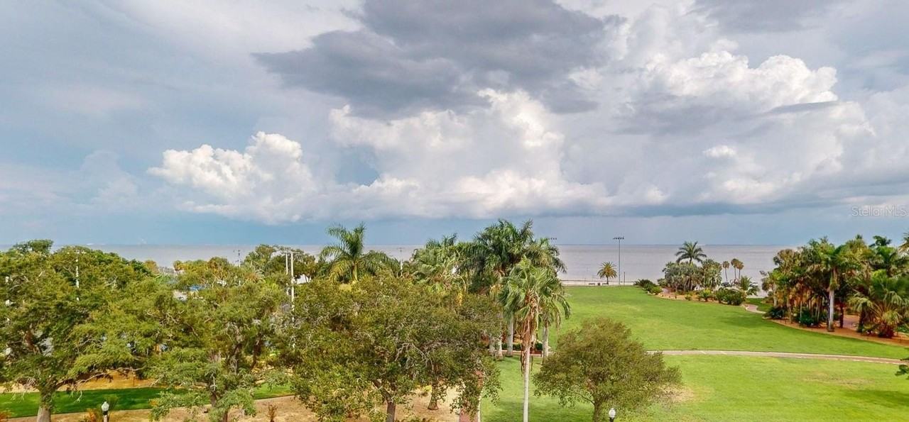 1120 N Shore Dr Ne #501 - Photo 4 of 50