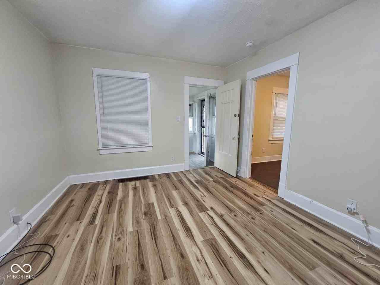 1310 E 5th St - Photo 4 of 19