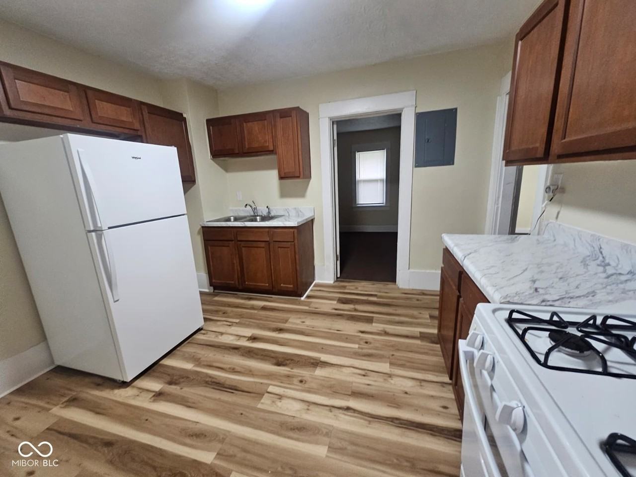 1310 E 5th St - Photo 5 of 19