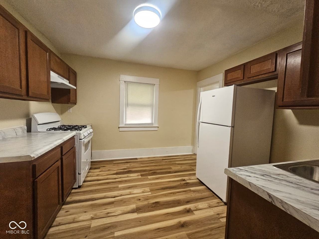 1310 E 5th St - Photo 6 of 19