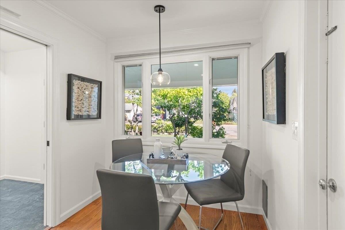 1028 Clark Ave - Photo 7 of 15