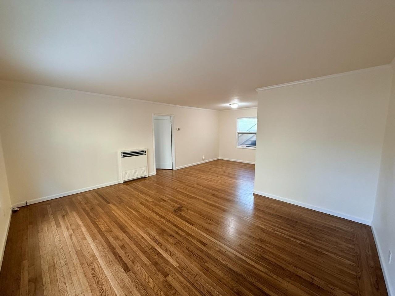 816 Cowper St - Photo 2 of 9