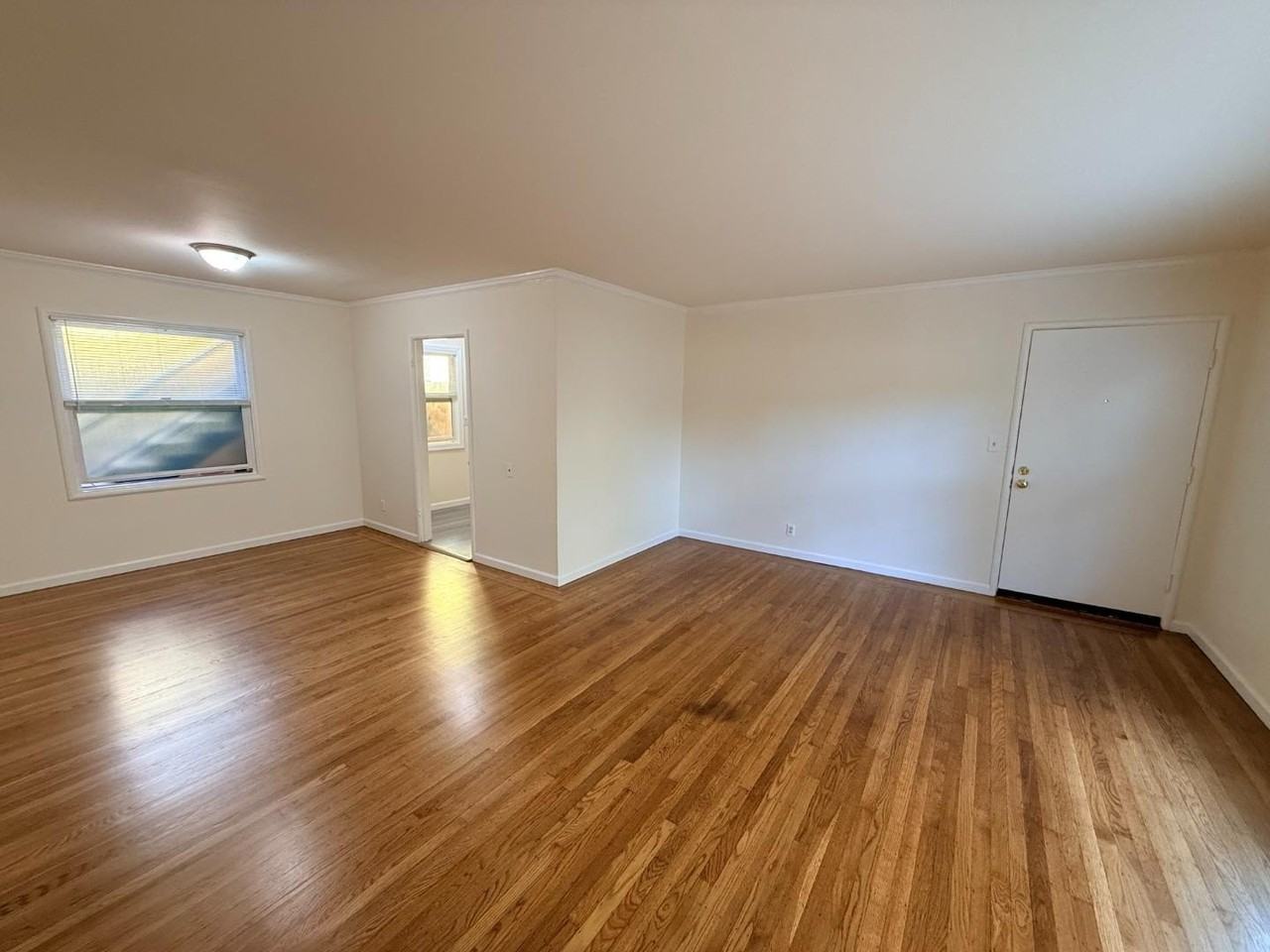 816 Cowper St - Photo 3 of 9