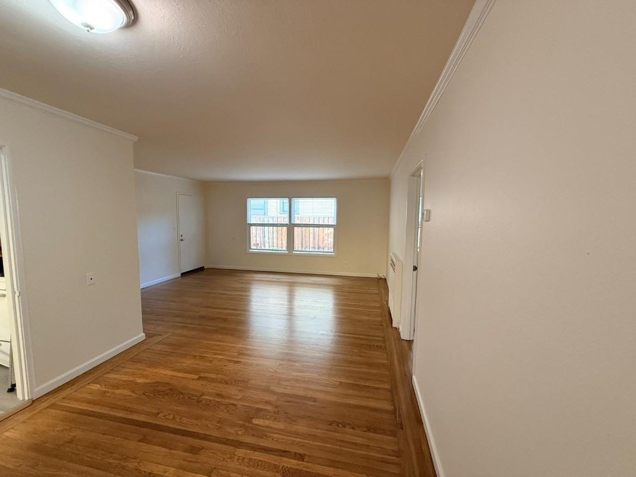 816 Cowper St - Photo 4 of 9