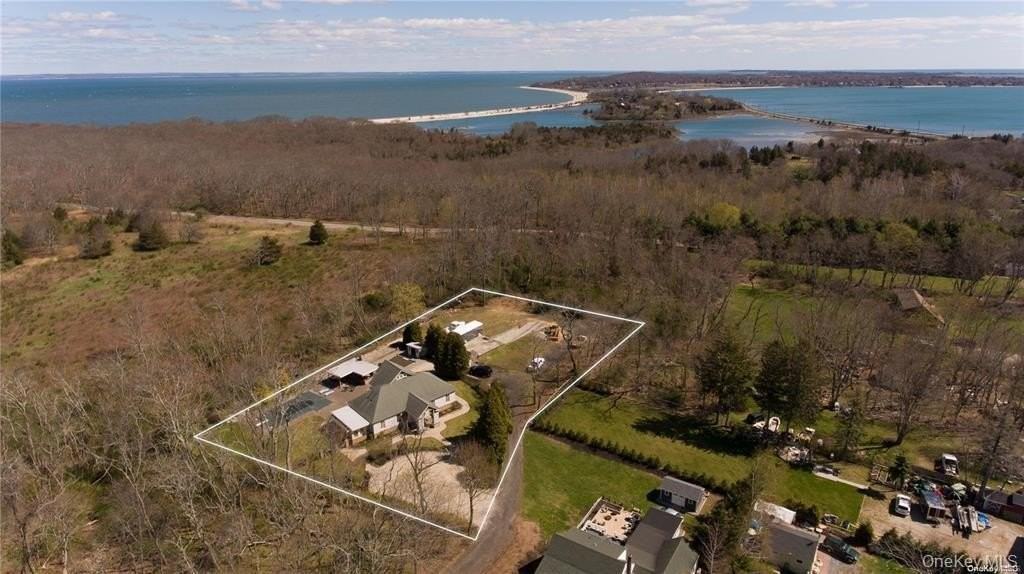 11003 Main Rd - Photo 4 of 18