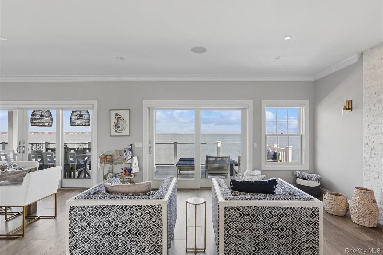 39 Shinnecock Rd - Photo 6 of 35