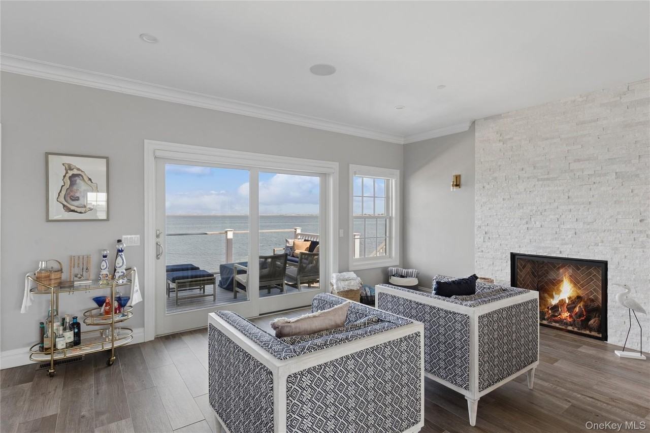 39 Shinnecock Rd - Photo 7 of 35