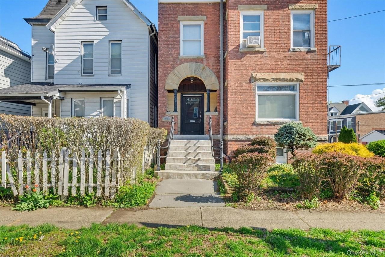 22 Overlook Pl - Photo 2 of 15