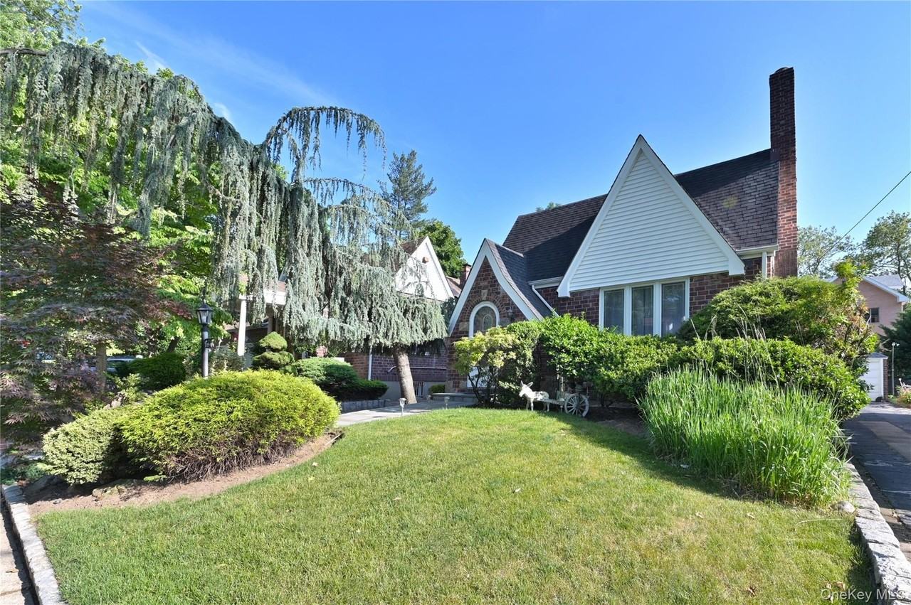 24948 Rushmore Ter - Photo 4 of 29