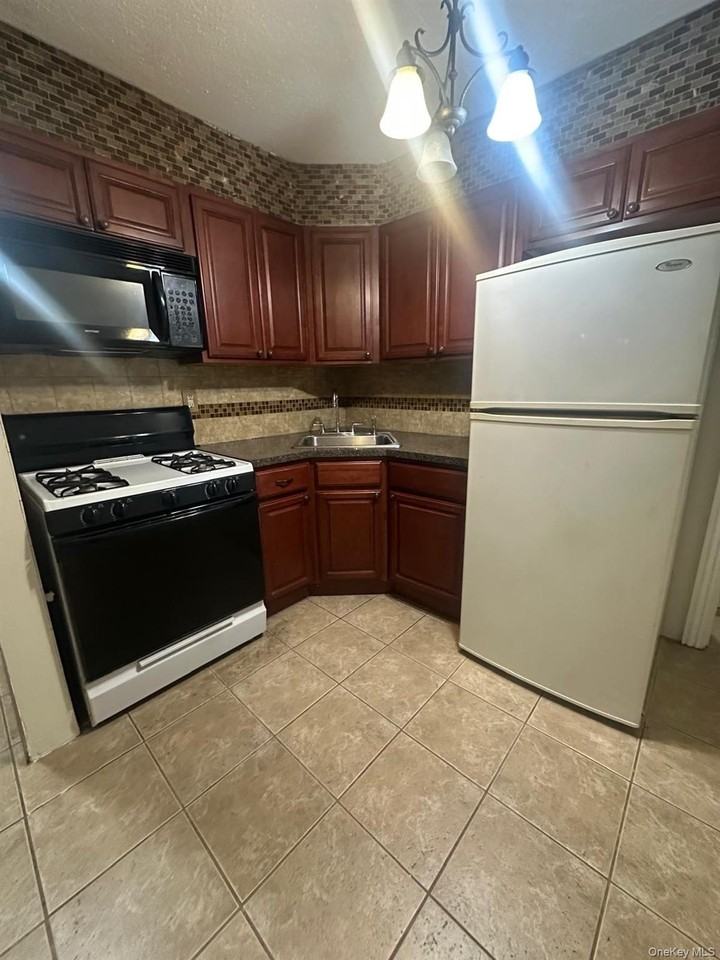 5607 Clover Pl #102 - Photo 4 of 4