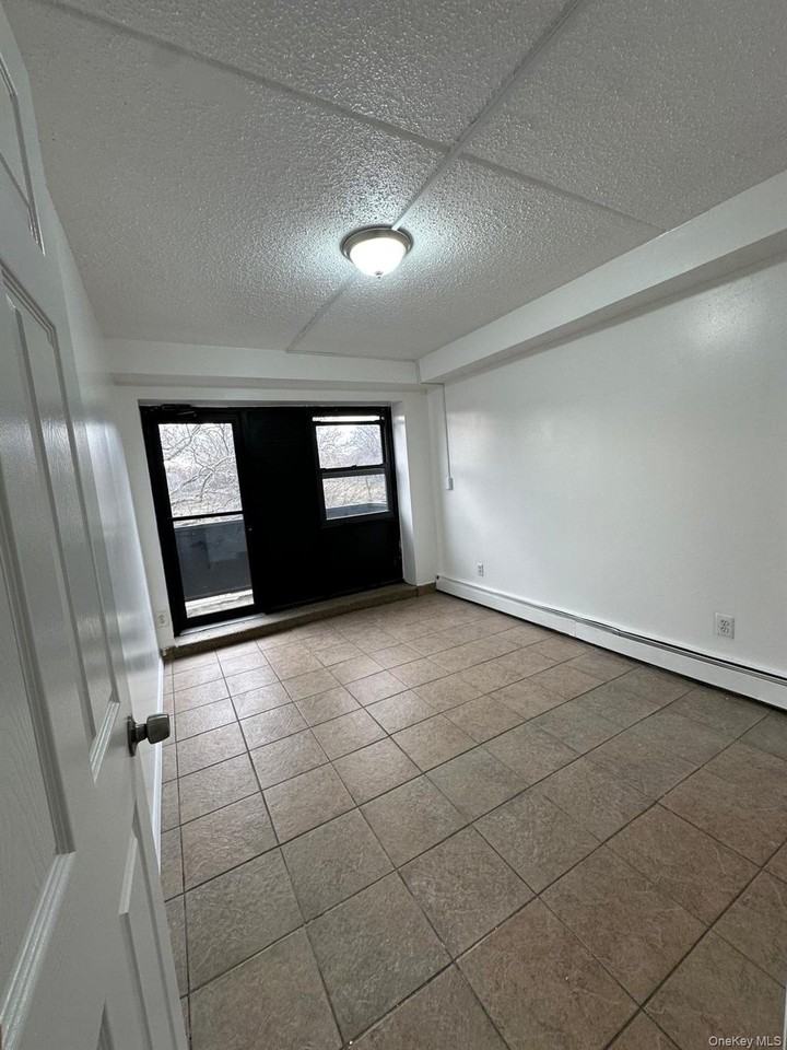 5611 Clover Pl #402 - Photo 5 of 13