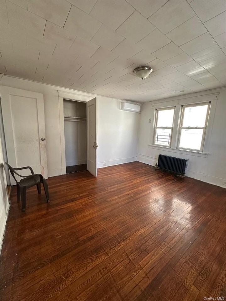 173 Crary Ave - Photo 5 of 5