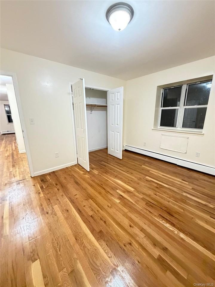 747 Essex St #3FL - Photo 2 of 7