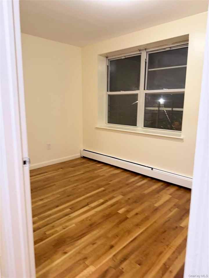 747 Essex St #3FL - Photo 4 of 7