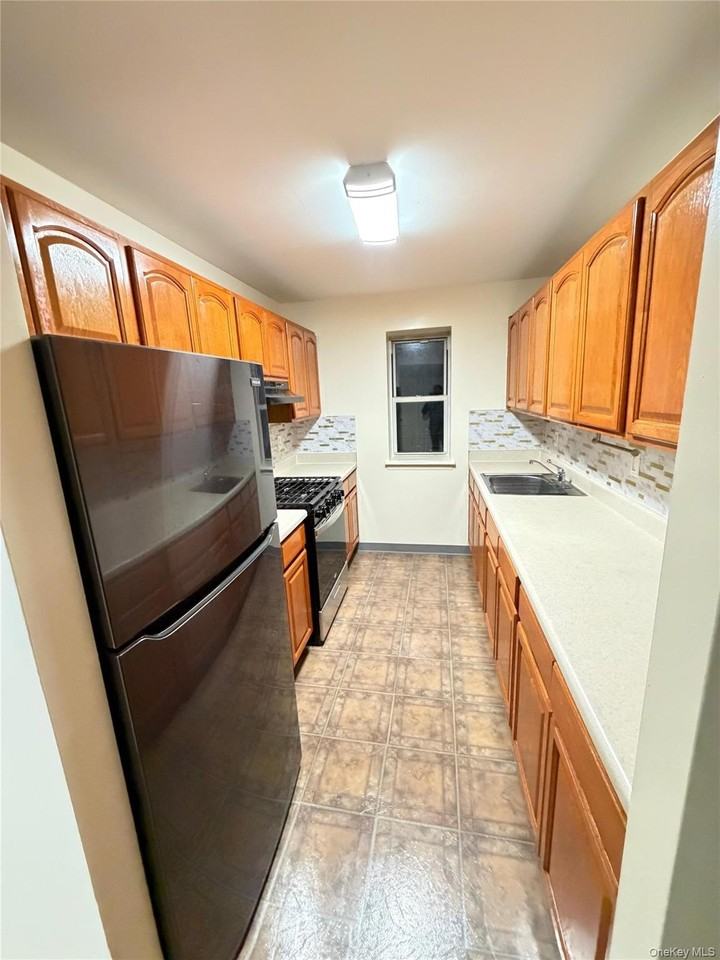 747 Essex St #3FL - Photo 6 of 7