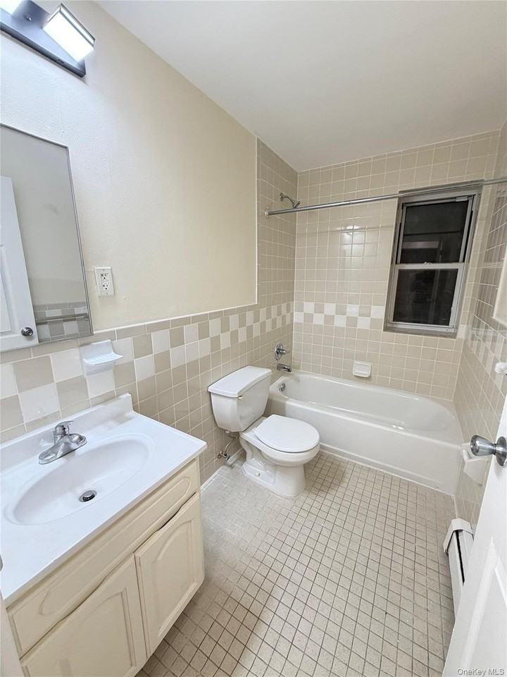 747 Essex St #3FL - Photo 7 of 7