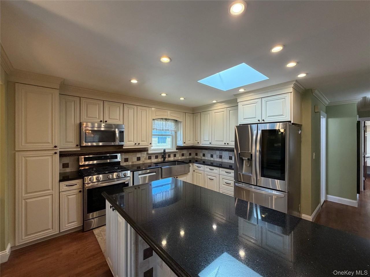 1261 Peapond Rd - Photo 2 of 13