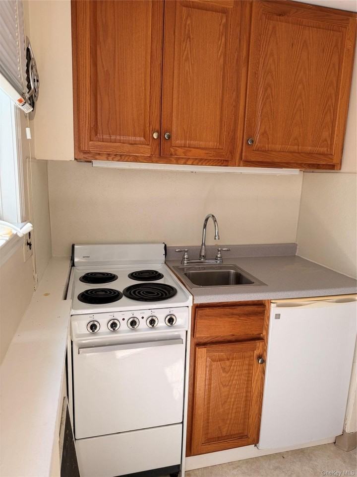 10 Quelch Ave #1 - Photo 5 of 10